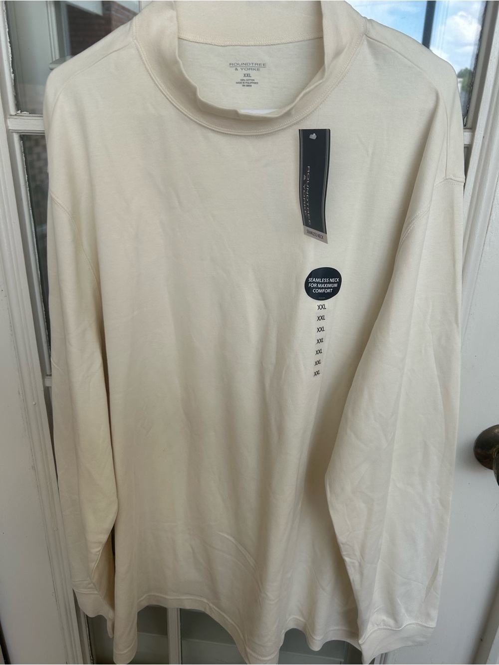Roundtree & Yorke Long Sleeve Tee in Cream